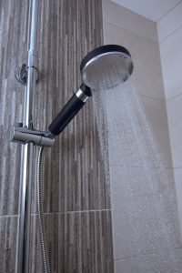 Filtro doccia Doulton® nera-acqua aperta